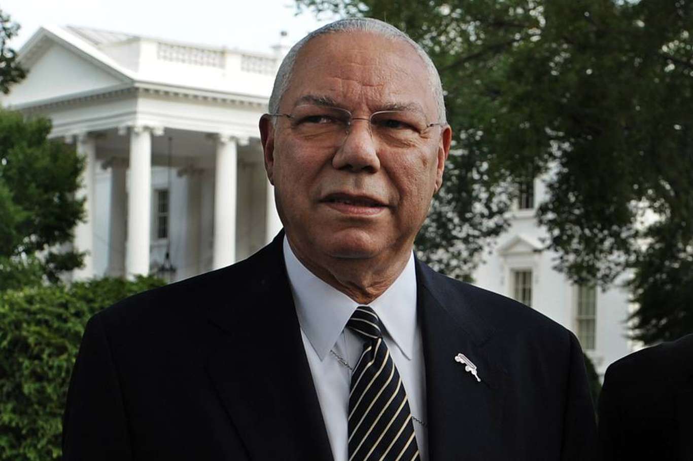 Irak'ın işgaline zemin hazırlayan eski ABD Dışişleri Bakanı Powell Covid-19'dan öldü